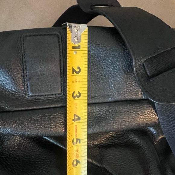 Banana Republic Black Pebbled Genuine Leather Messenger Laptop Bag Fabric Strap - Picture 11 of 13